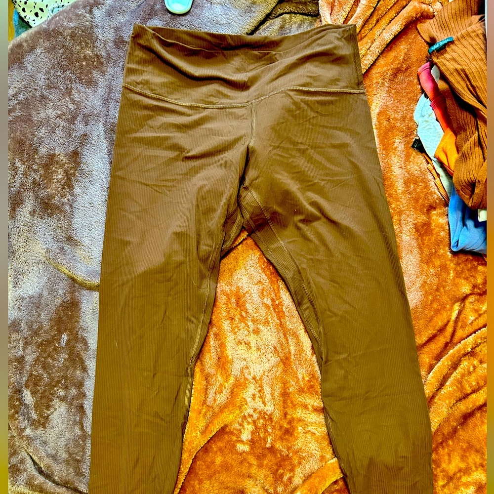Lululemon Roasted Brown ribbed Align 25”